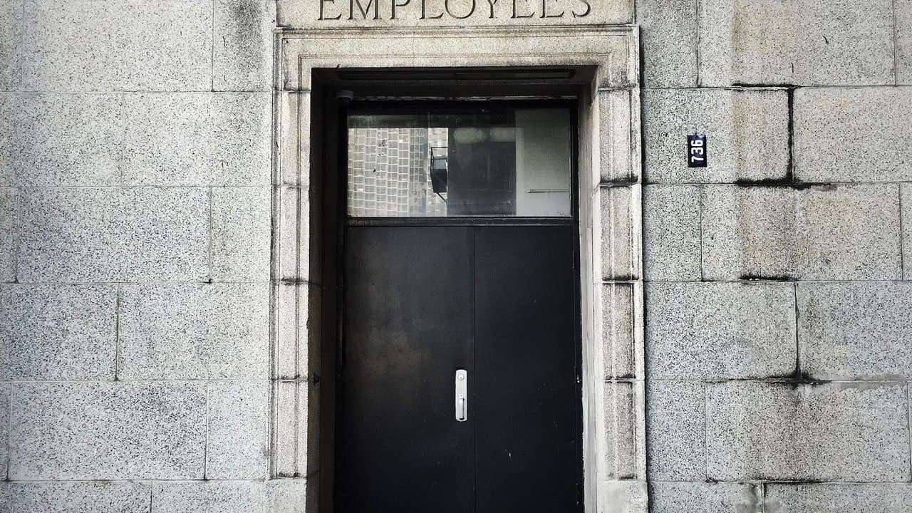 How to Fire a Long Time Employee Without Getting a Lawsuit